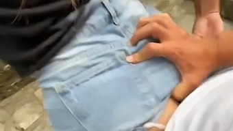 业余情侣在公共场所的亲密通话 - Pov