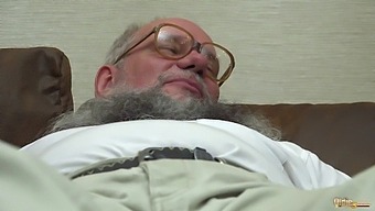 Grandpa Enjoys The Most From Oral Sex And Reciprocating Cum With His Partner